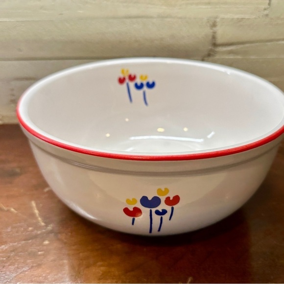 VINTAGE, RIVA DESIGNS, TULIPS, LARGE, WHITE CERAMIC BOWL. RED TRIM ON BOWL RIM. - Picture 2 of 9